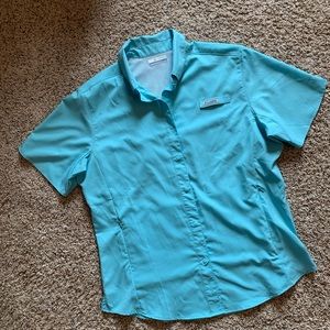 Woman’s Columbia PFG Tamiami II short sleeve shirt
